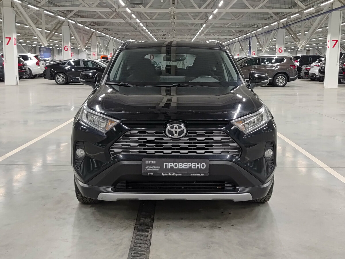 Б/У Тойота Рав4 2021 года. Фото: #1