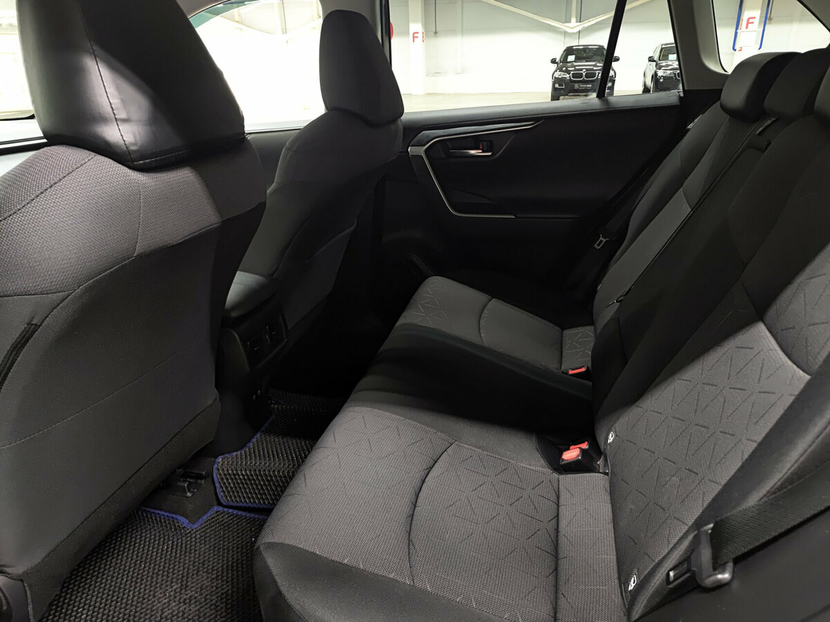 Б/У Тойота Рав4 2021 года. Фото: #11